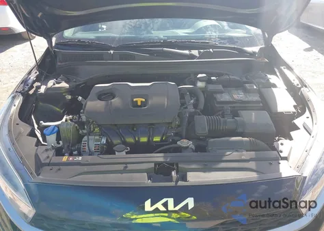 2024 Kia Forte Lxs z USA, uszkodzony, nr VIN 3KPF24AD4RE735808